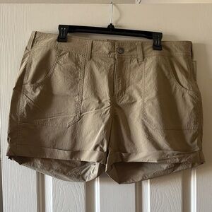The North Face EUC Woman’s Tan Cuffed Shorts size 16